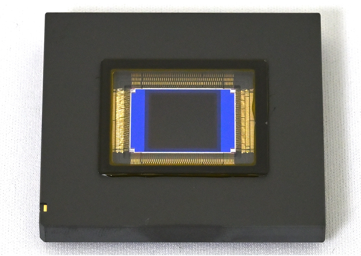 Nikon Stacked CMOS Sensor 